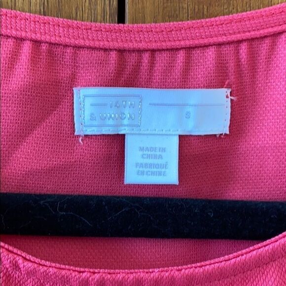 💙14th & Union Tie Shoulder Curve Hem Tank NWOT - Picture 4 of 6